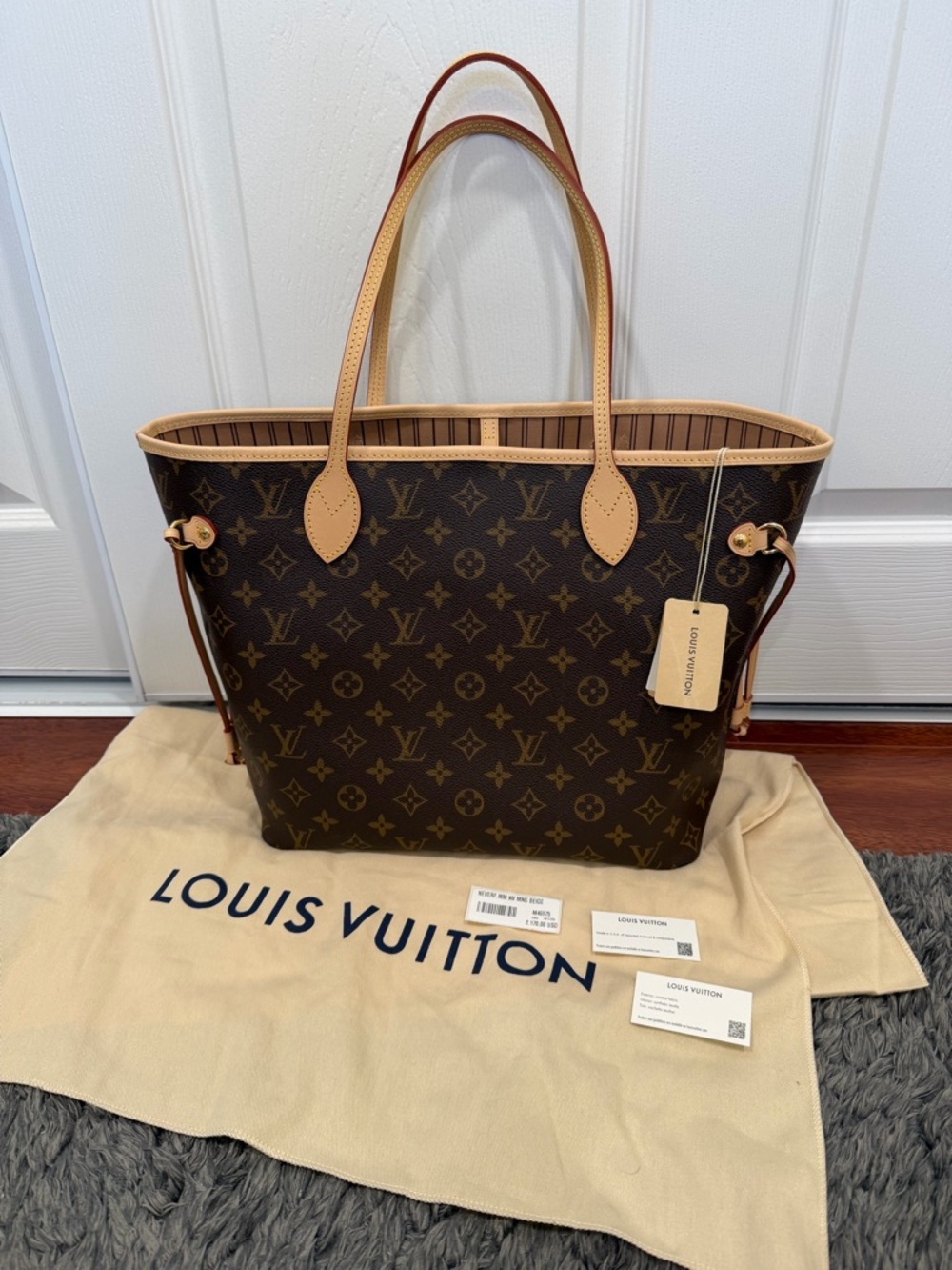 Louis Vuitton Neverfull MM Tote Bag